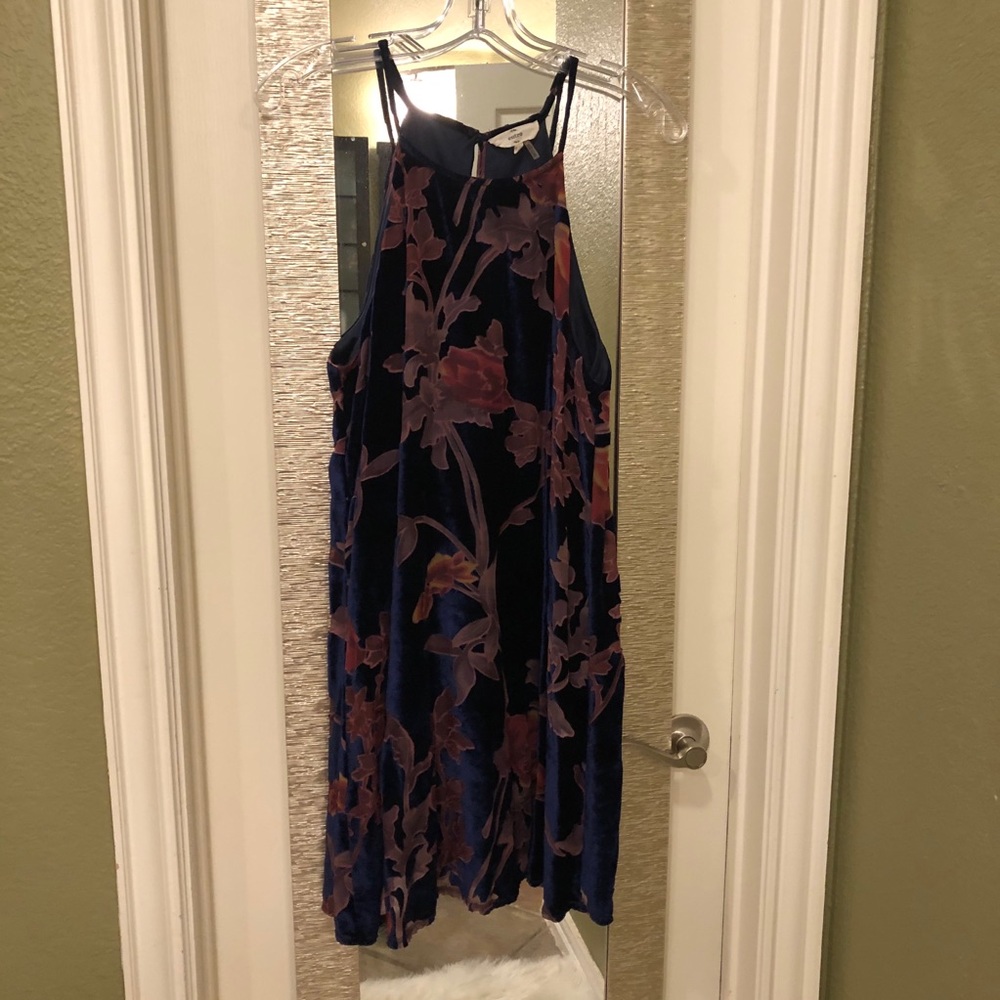 Entro “Velvet” Dress